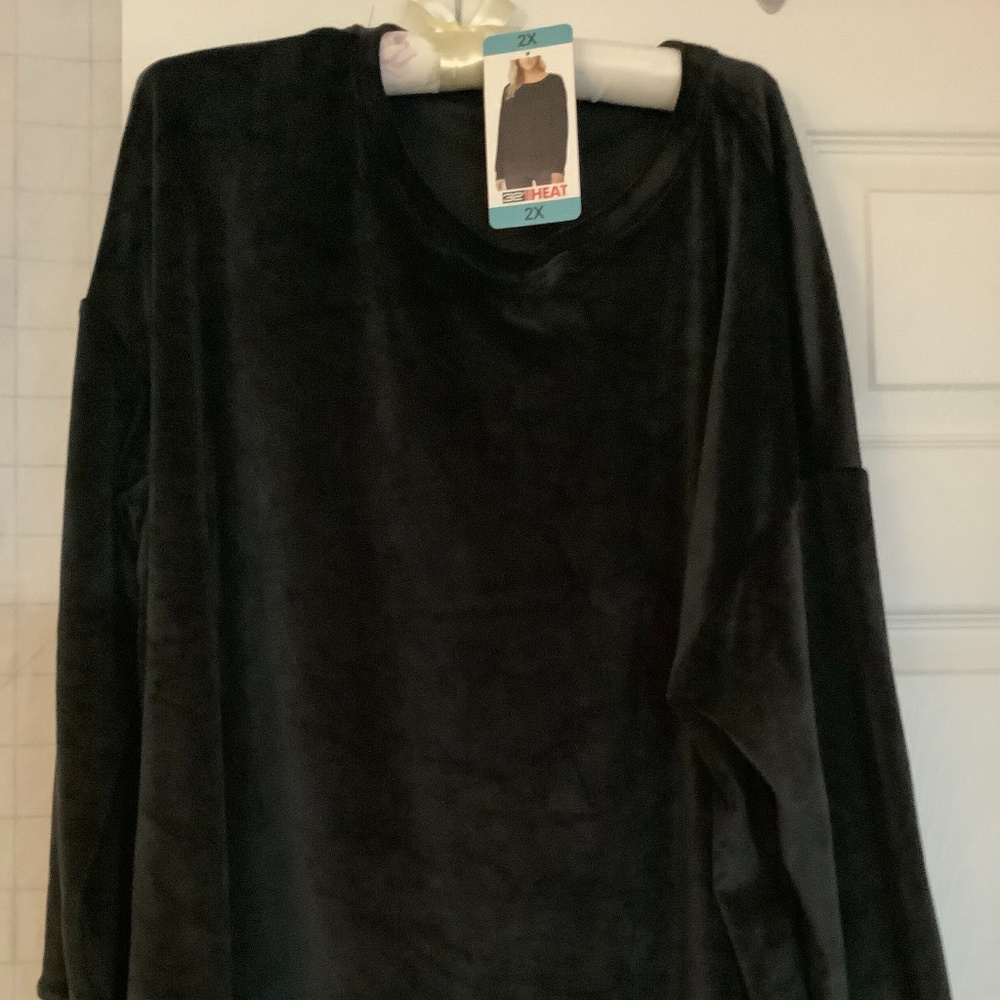 Black Velour Pullover Black Size 2x PLUS SIZE NWT
